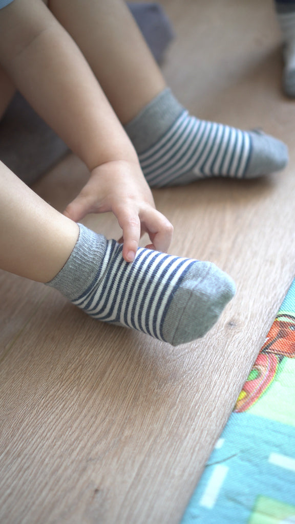 Kindersocken – Bequem, bunt und praktisch für kleine Füße